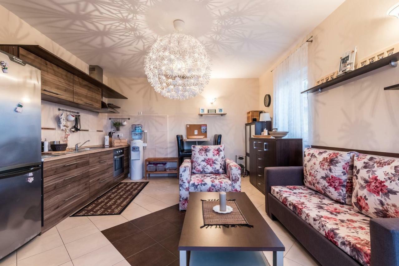 Apartments Jelavic Sutomiscica Bagian luar foto